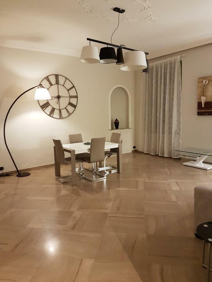 Giuria 35 - Elegante Ed Accogliente Nei Pressi Del Valentino Apartment Turin Exterior photo